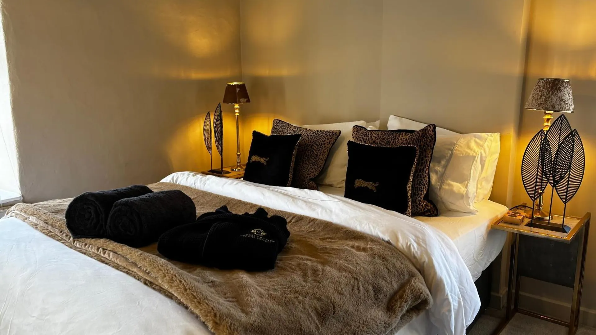 펜션 앰브시 Luxury Retreat 빌라 영국